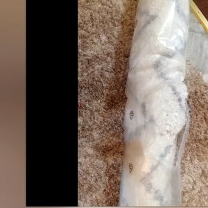 7x10 area rug BRAND NEW